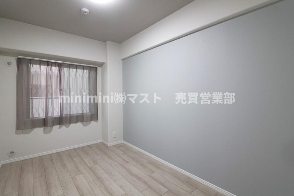 ユニハイム市岡2の洋室