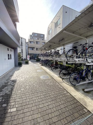 小石川アインスの駐輪場