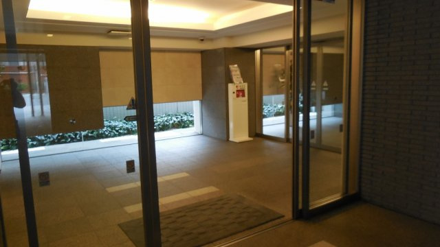 小石川アインスのエントランス