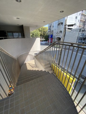 【その他共用部分】 | ドムール長居 | 2階専用外階段です