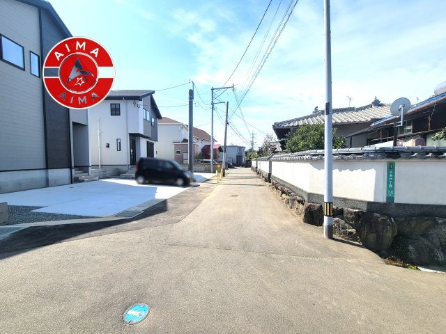 古賀市千鳥6丁目第2-3棟(3号棟）の外観|前面道路含む現地の写真です。