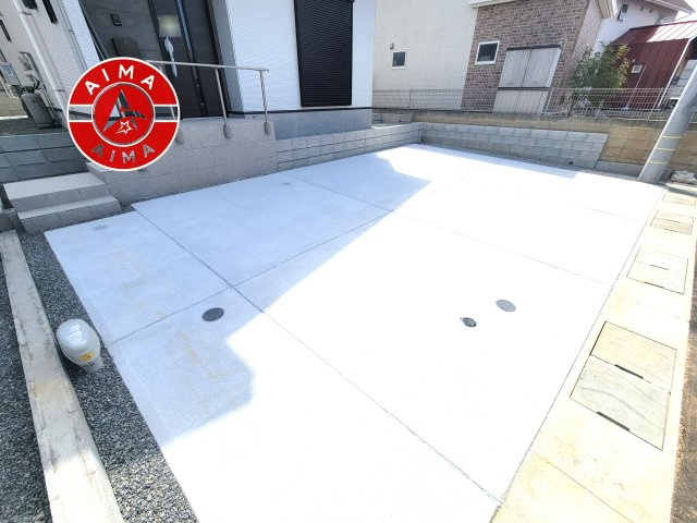 古賀市千鳥6丁目第2-3棟(3号棟）の外観|広々した駐車場になります。