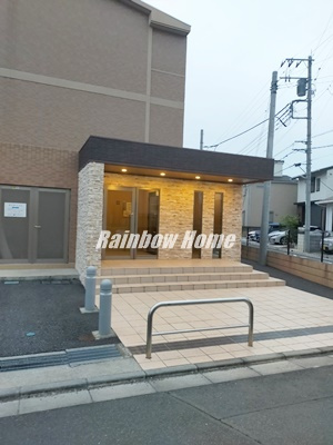 カプチーノAのエントランス