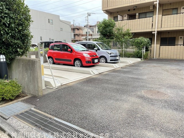 【駐車場】