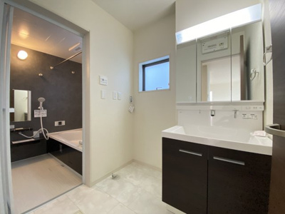 【独立洗面台】 | 読谷村宇座　第2（限定1棟） | ※同仕様写真です