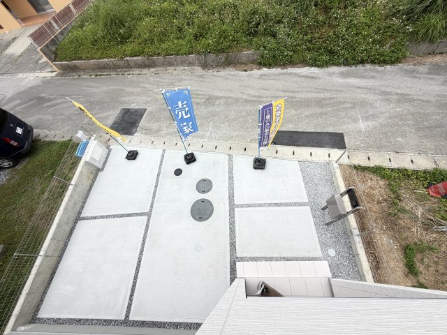 読谷村宇座　第2（限定1棟）の駐車場|1号棟　並列駐車2台可♪