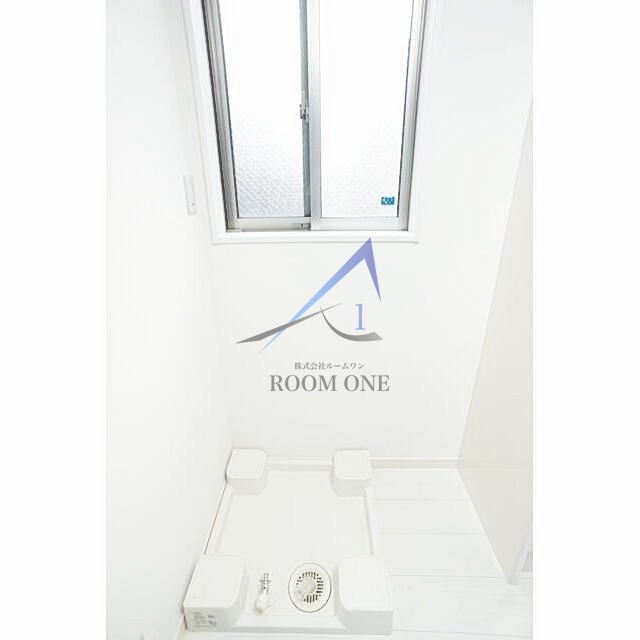 サークルハウス江古田弐番館の設備|洗濯機置き場です。