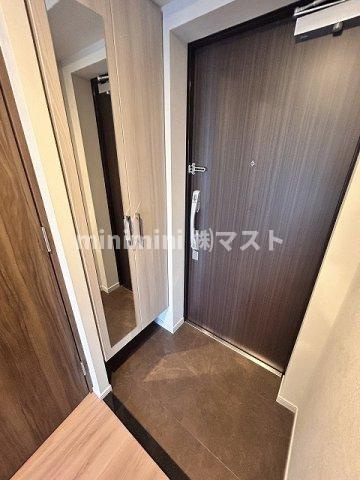 大阪市西区西本町２丁目の賃貸マンションの玄関