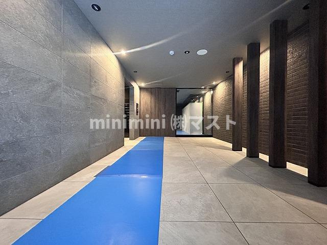 大阪市西区西本町２丁目の賃貸マンションのロビー