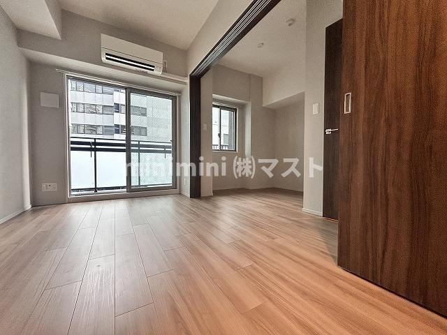 大阪市西区西本町２丁目の賃貸マンションの居間・リビング