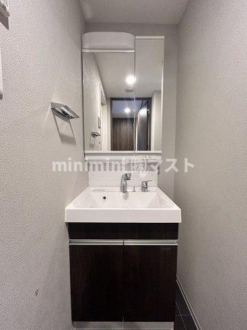大阪市西区西本町２丁目の賃貸マンションの洗面所