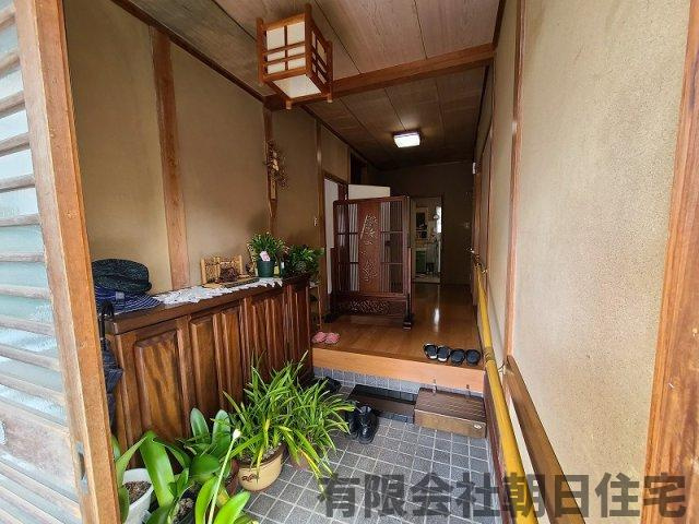 【玄関】 | 山代町中古戸建 | 落ち着いた玄関です