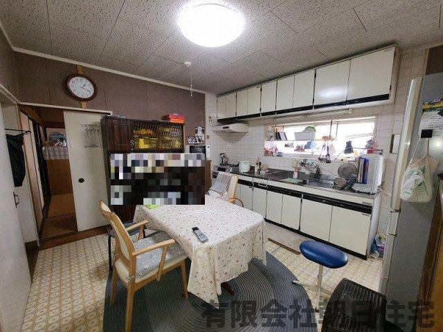 【キッチン】 | 山代町中古戸建 | 窓のあるキッチンです