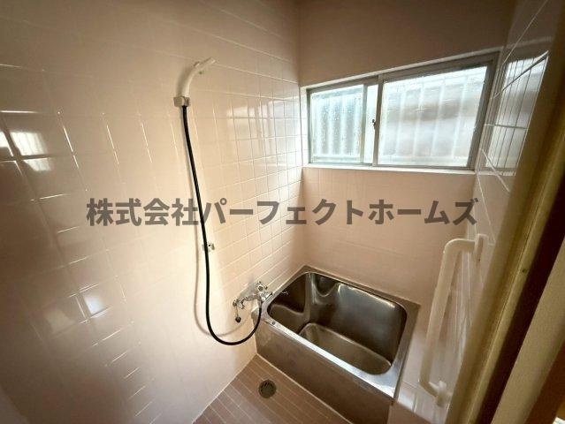 成美町平屋　賃貸の浴室|コンパクトで使いやすいお風呂です