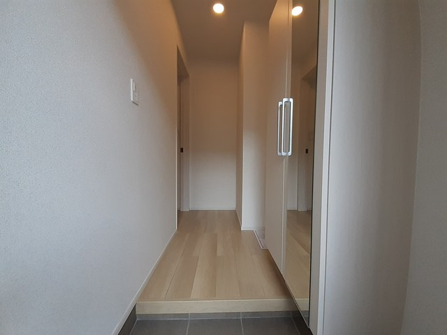 シャルマンヴィレッジ　Bの玄関