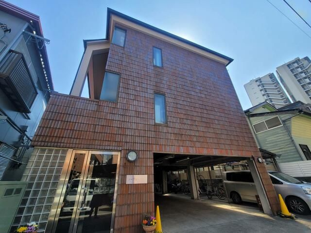 ノーブル・イズミの外観