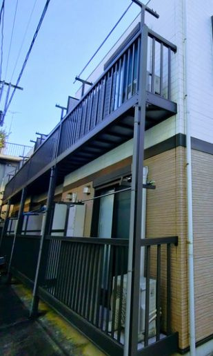 江戸川区南小岩８丁目のアパートのバルコニー