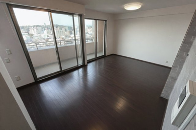 【居間・リビング】 | ヴェルパーク東雲本町プログレス | ※CG加工により空室状態にした画像です。現況優先