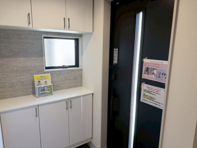 川越仙波町　新築一戸建て　1号棟の玄関|明るい玄関です