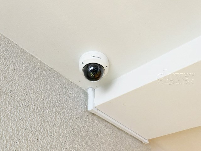 【防犯設備】 | 調布ヶ丘ハイツ | 建物や敷地の隅々に目を光らせる防犯カメラが設置されています。現地を見学される際には、カメラの存在やその台数にも意識を払ってみてください。～即日のご見学可能～　お問合せはお気軽にどうぞ。