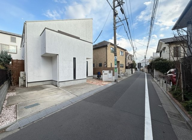 練馬区石神井町4丁目の前面道路含む現地写真|西武池袋線「石神井公園」駅徒歩9分
南西側約4.4ｍ公道に面する日当り良好な立地