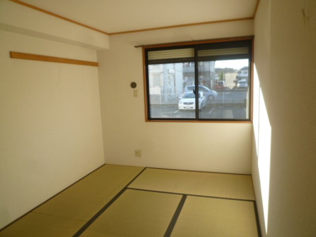 香芝市狐井のアパートの和室