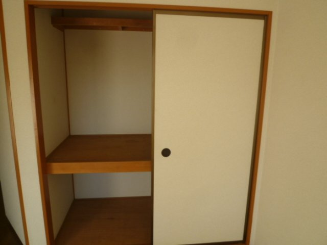香芝市狐井のアパートの収納
