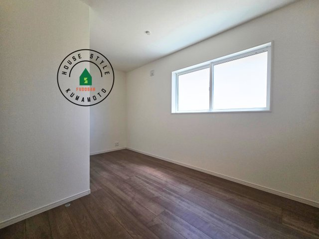 熊本市東区榎町第6-3棟（1号棟）の内観：施工例|穏やかな光が差し込む室内には、穏やかな時間が流れます。