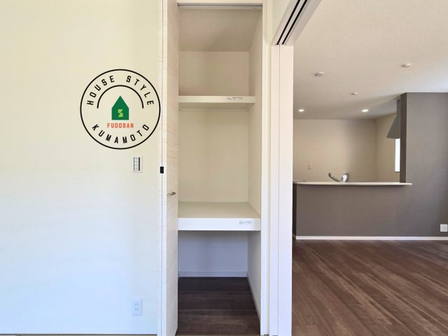 熊本市東区榎町第6-3棟（1号棟）の内観：施工例|収納には困りません。