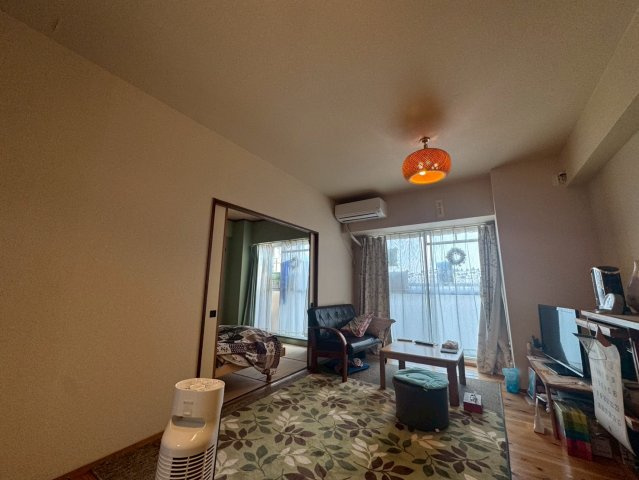 -三丁目不動産-　ダイアパレスビッグウィング深谷の居間・リビング