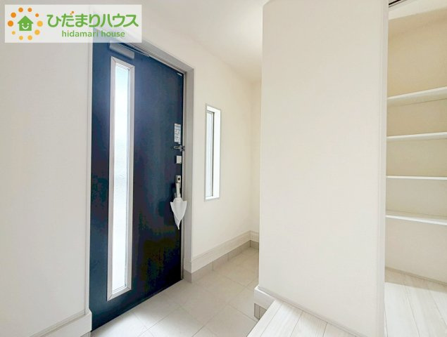 いわき市泉町滝尻第2　新築戸建　8号棟の玄関|使い勝手の良い大きなシューズボックス☆乱雑になりがちな玄関をスッキリ見せてくれます！