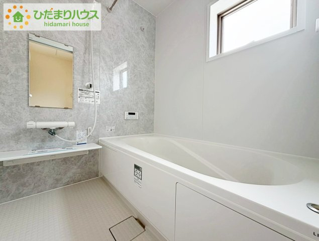 いわき市泉町滝尻第2　新築戸建　8号棟の浴室|"何歳まで一緒に入ってくれるだろうか・・・。
広いお風呂は、お子様と一緒に入るバスタイムがより楽しくなります。"