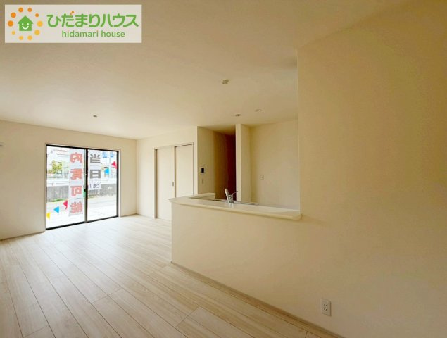 いわき市泉町滝尻第2　新築戸建　8号棟の居間・リビング|お子様が元気に遊べる広々としたリビングです。