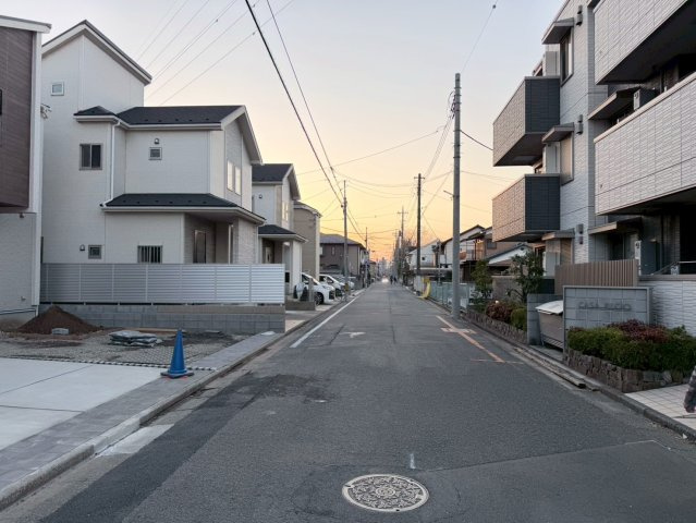 川越市仙波町3丁目3期　新築一戸建て　1号棟の前面道路含む現地写真|前面道路含む現地写真です