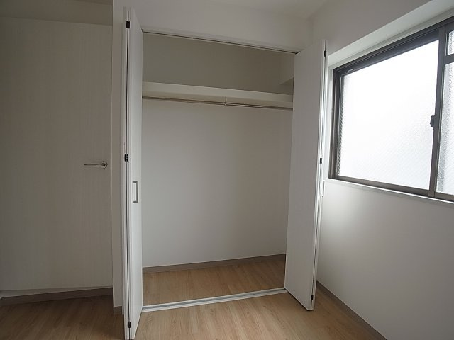 澤村マンションの収納|各部屋に大きなクローゼット収納を完備