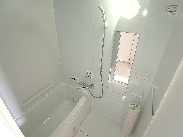 澤村マンションの浴室|追炊き付きの綺麗なバスルーム