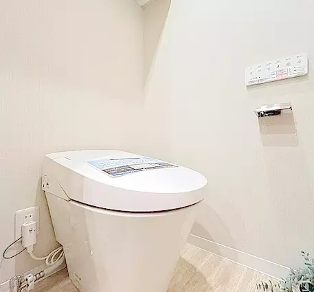 ダイアパレス大島　角　部屋　リ　ノベーション済のトイレ