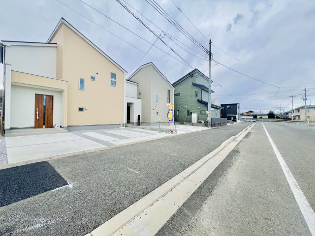 高崎市下之城町の前面道路含む現地写真|車の通りも少なく駐車も楽々♪
