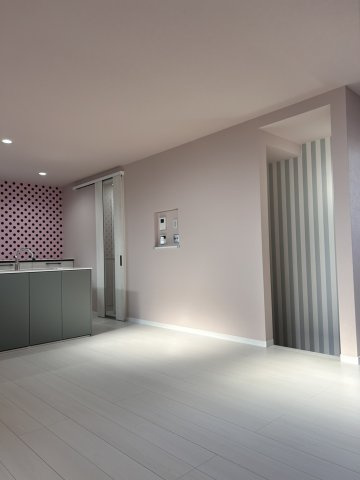 梶町１の居間・リビング|リビング19帖でも広々した空間ななります。なかなかここまでの広さはございません。