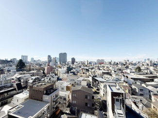 【展望】 | 眼前に広がる空の雄大さと、このお部屋の自慢の一つである「眺望」をご覧ください。毎日、この景色を独り占めできる新生活に夢が広がります。～即日のご見学可能～　お問合せはお気軽にどうぞ。