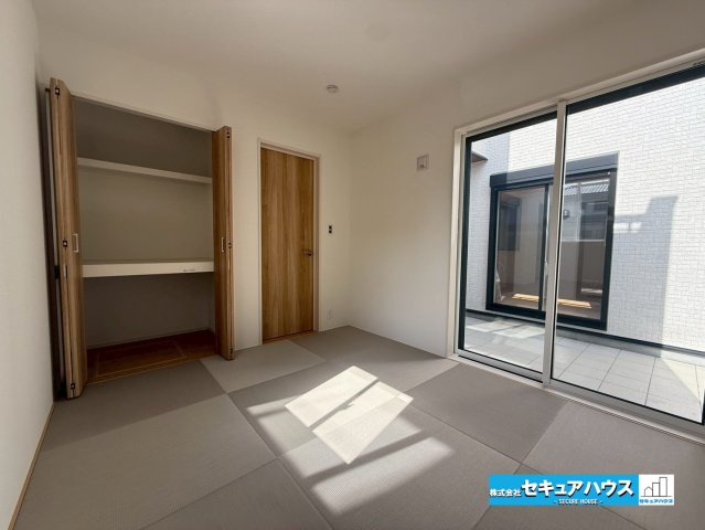 【今からご案内可能】愛知郡東郷町和合ヶ丘3丁目　全2棟の和室|【和室】
◆お子様の遊びスペースや来客時の客間として利用でき、収納付きの便利な和室です。