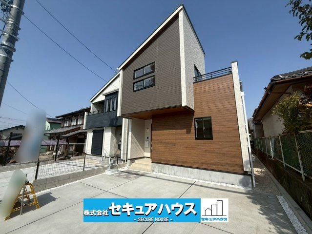 【今からご案内可能】愛知郡東郷町和合ヶ丘3丁目　全2棟の外観|■現地外観写真
駐車並列3台可能！オプション工事でカーポート設置などいかがでしょうか。その他にも、フェンスなどの「オプション工事」もご提案いたします♪