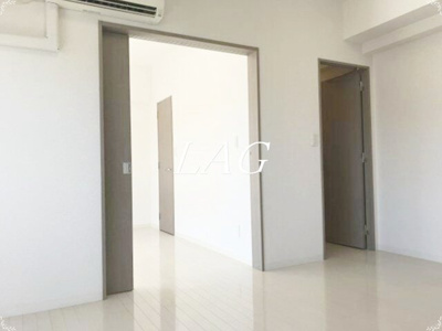 【居間・リビング】 | Ｒｅｆａｙｓ－Ｅｘｃｌｕｓｉｖｅ | 洋室のお部屋です。