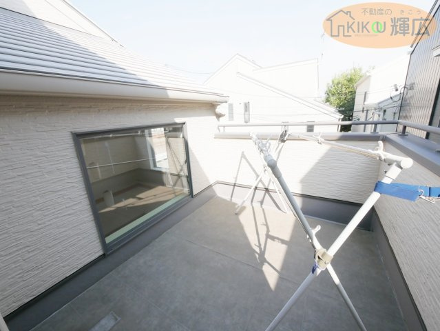 加古川市米田町平津　中古戸建のバルコニー