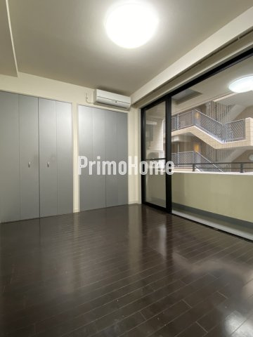 ブライズ神田の居間・リビング