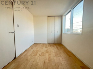 リラックスできるプライベート空間で、快適な睡眠をサポート。個人の好みに合わせたインテリアや寝具で心地良さを追求。プライベートな時間を過ごし、リフレッシュする場所におすすめです。
