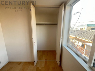 創造性や成長を促す遊びの空間を提供。学習や趣味に集中できる環境を整えます。個別のプライベートスペースは自己表現と自立心を育み、心地よい睡眠環境を整えリラックスできる場所を提供。
