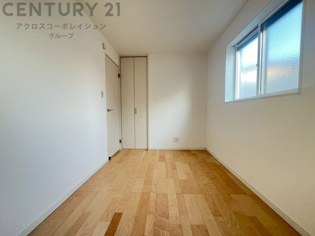 日照が豊富で明るく、自然光を取り入れることができる。温暖な気候を活かし、冬季の暖房負荷を軽減。植物の育成や乾燥衣類の自然乾燥に適しています。眺望が良く、開放感があります。
