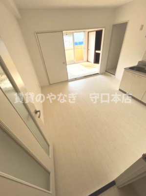 【居間・リビング】 | レジデンス鶴見緑地 | ゆったり過ごせるリビングです