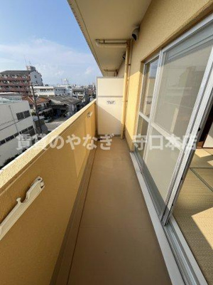 【バルコニー】 | レジデンス鶴見緑地 | 開放的で明るい空間を演出してくれるバルコニーです